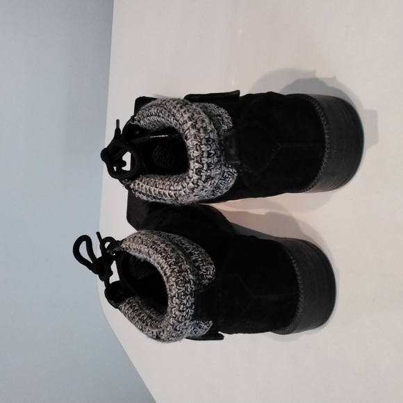 NWOT Ladies Vintage Rugged Outback Suede boots - Picture 4 of 9